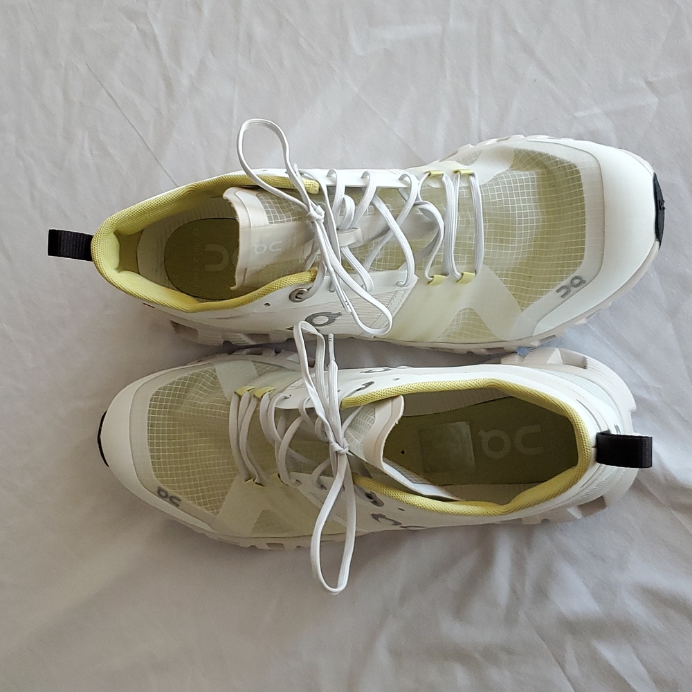 On Running Swiss Engineering Shoes, Womens US 9.5, White, Cream, Yellow